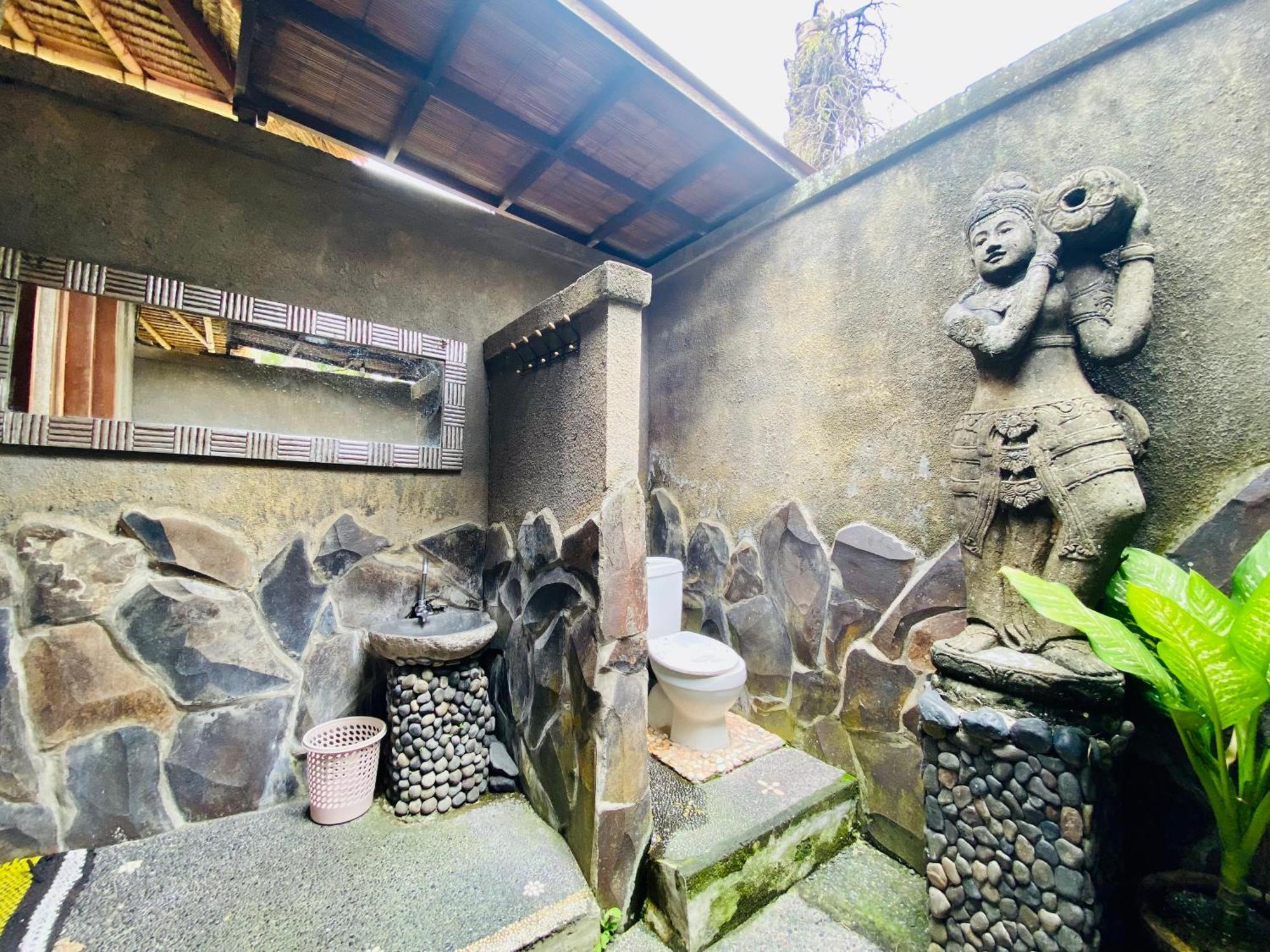 Dong Loka Guesthouse Bali Carangsari Exteriör bild